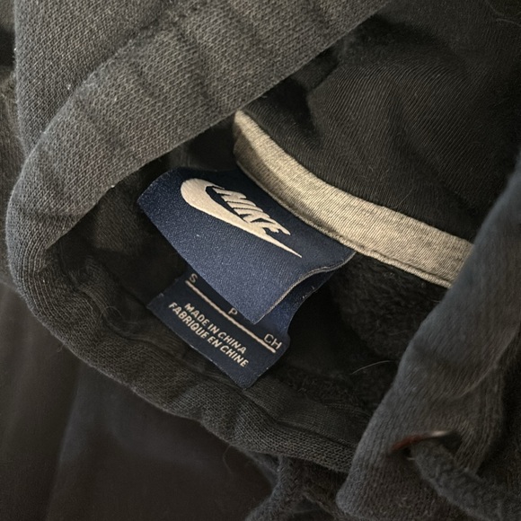 Nike black sweater - Picture 4 of 4